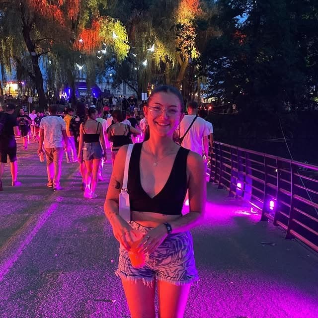 Skinny française exposé