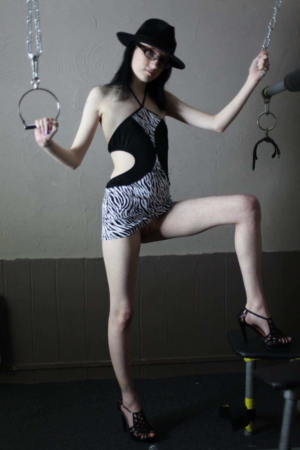 Vicki Skinny UK Escort