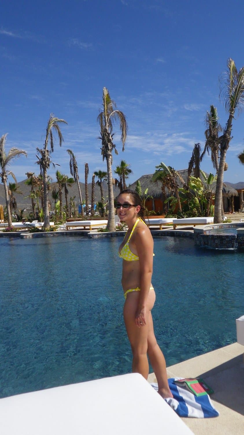 Cute brunette girlfriend has her vacation body ready