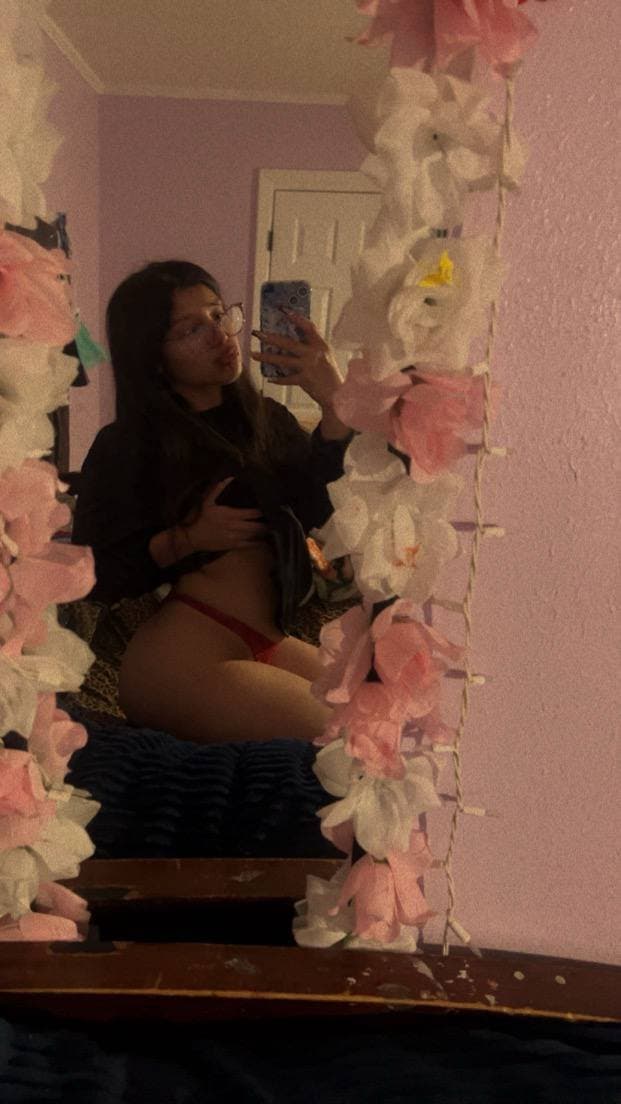super sexy young and slutty best friend Cristina’s nudes stolen off her phone. Cristina Ortiz 16