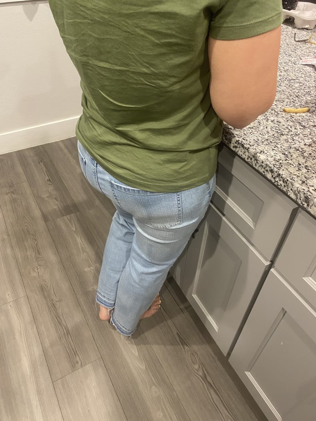 More sexy aunt extras