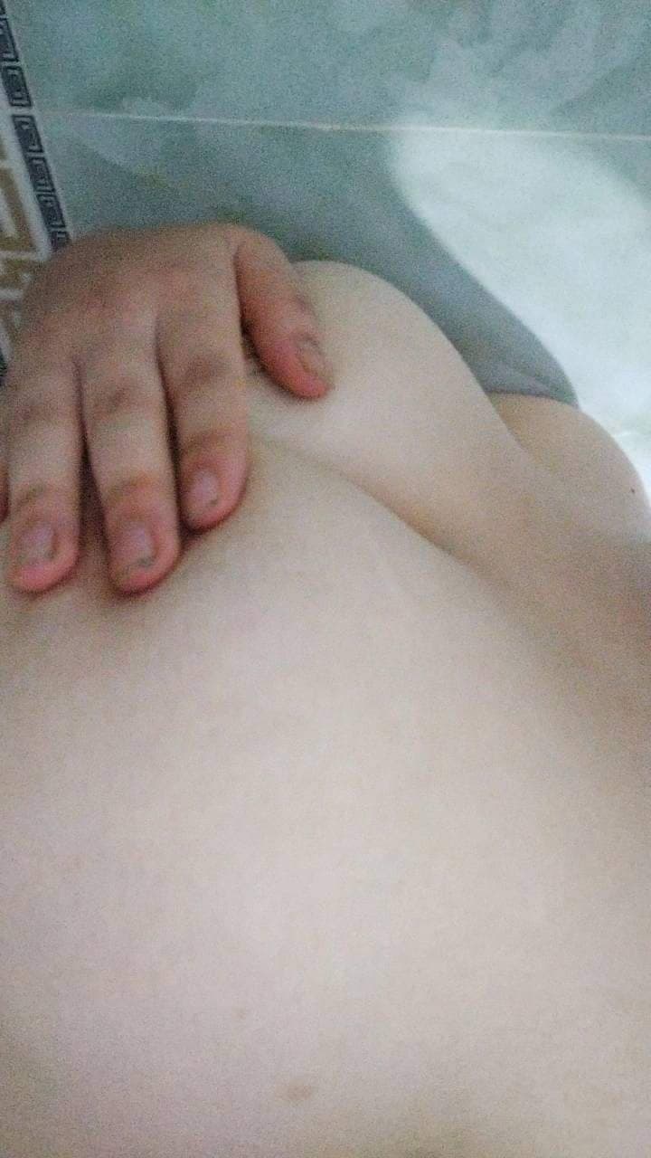 ai có info bé này thì cho tôi xin nhé! phùng quỳnh linh 2k8 ba vì