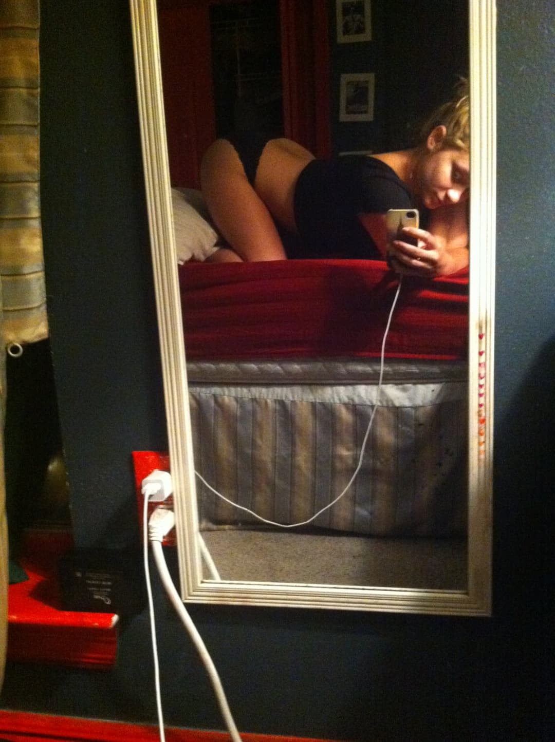 Lacie should’ve set a passcode on her old phone