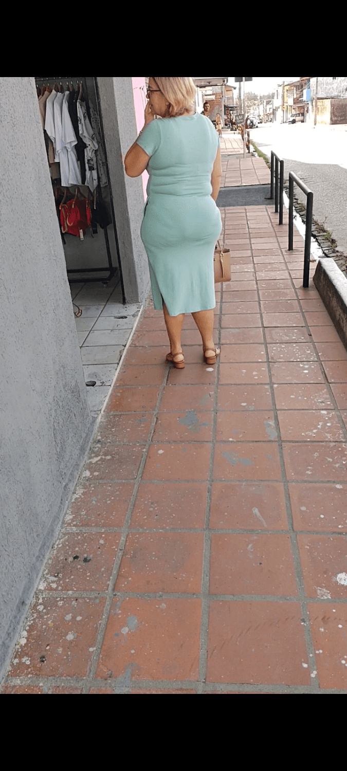 Crente do bundão cheio de celulite