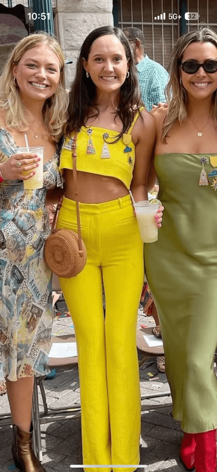 Tight dark hair slut camel toe