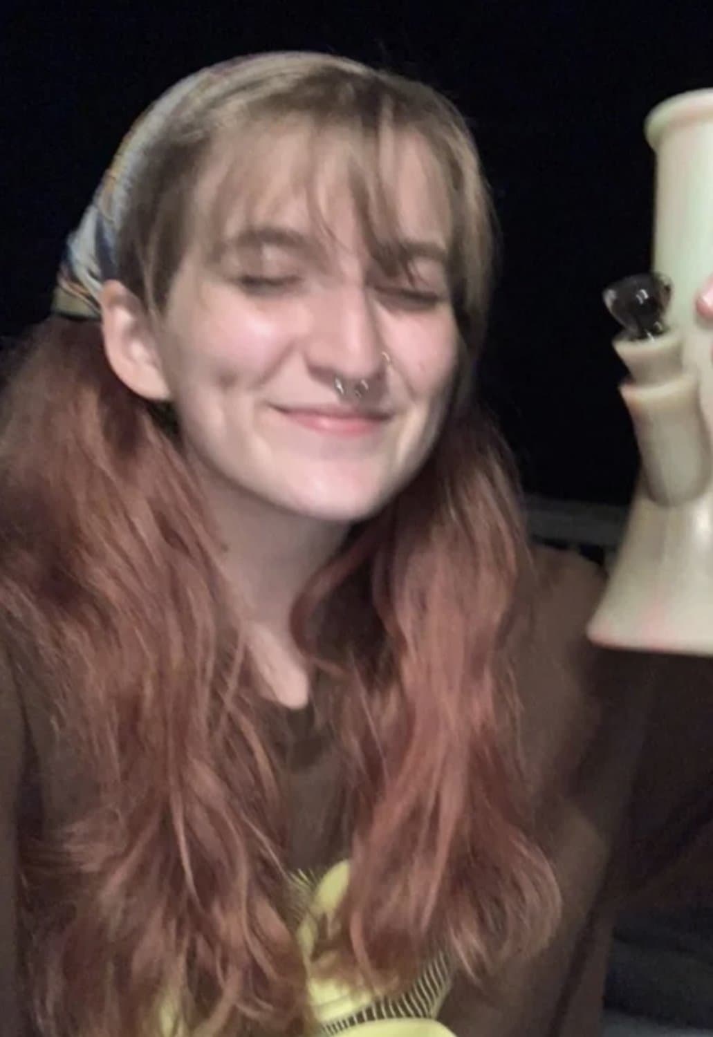 stoner chick Kristen shows off her best assets