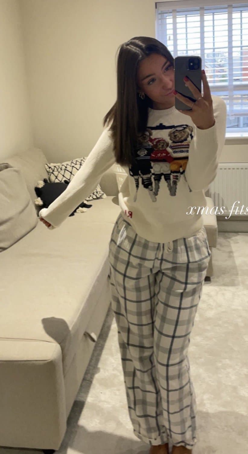 Fifi McGee Waiting for you to trib her