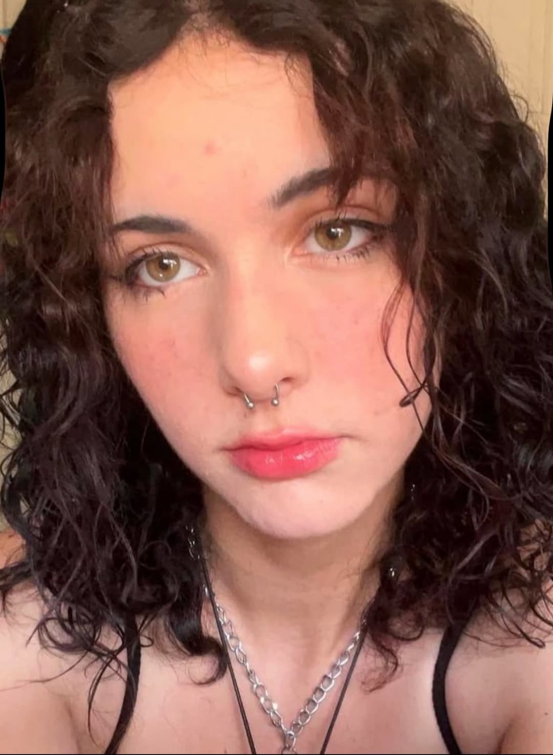 Click to view full size Crush took a pic sitting on my classmates lap so i’m posting her #jacksonrothchildfuckedmybitch