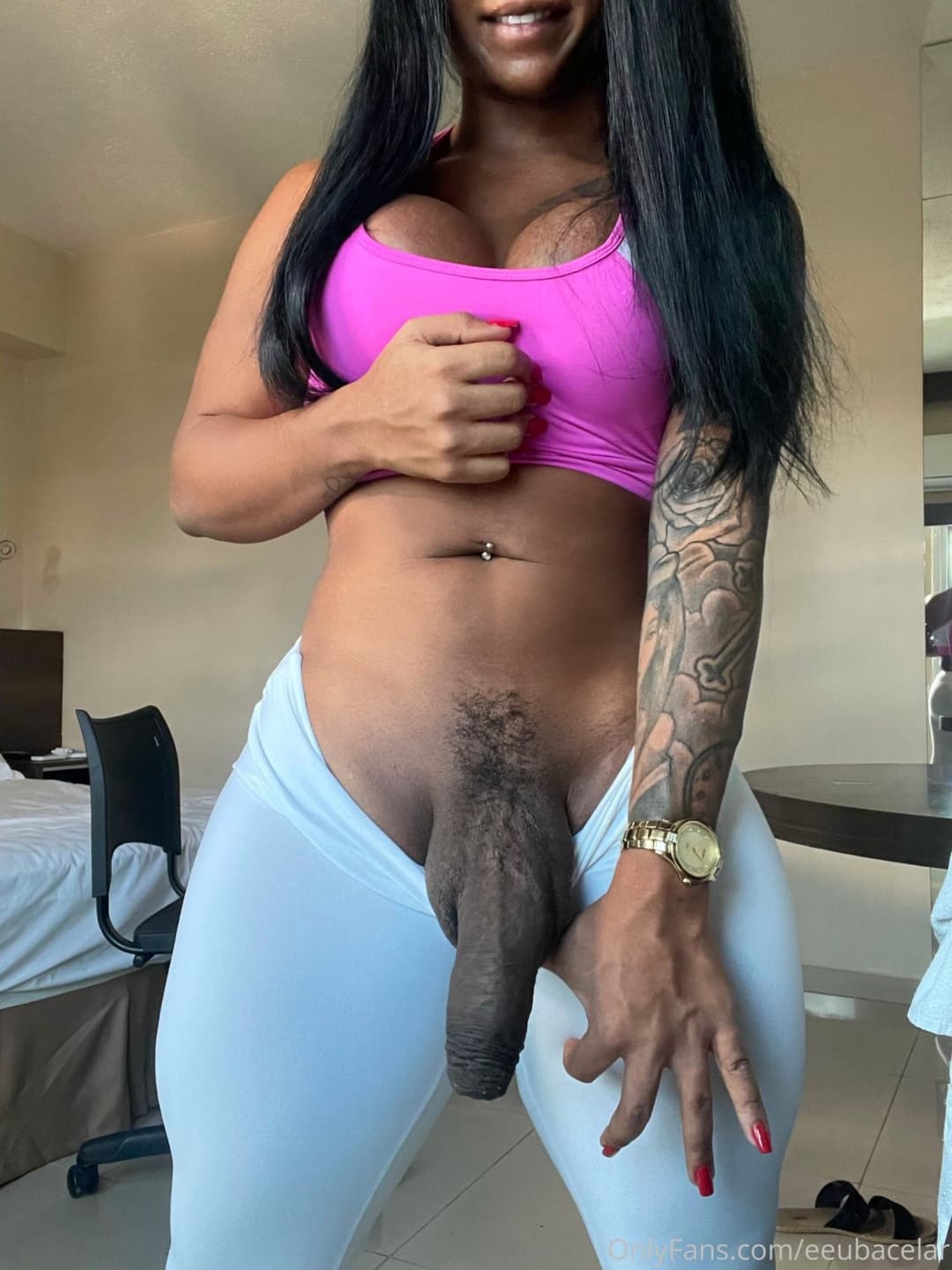 Mimosa patty et sa grosse bite noire qui jute??