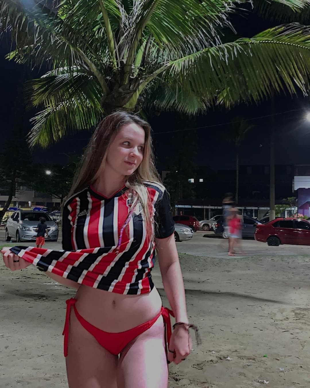 Click to view full size Hot blonde girl with seductive body