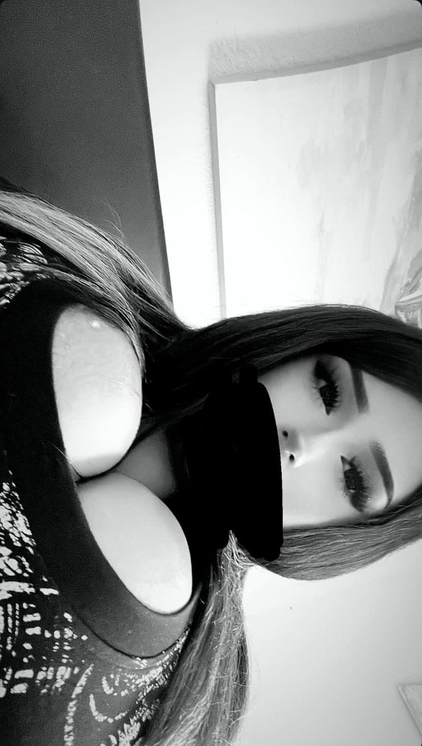 slut latina with some big mommy milkers