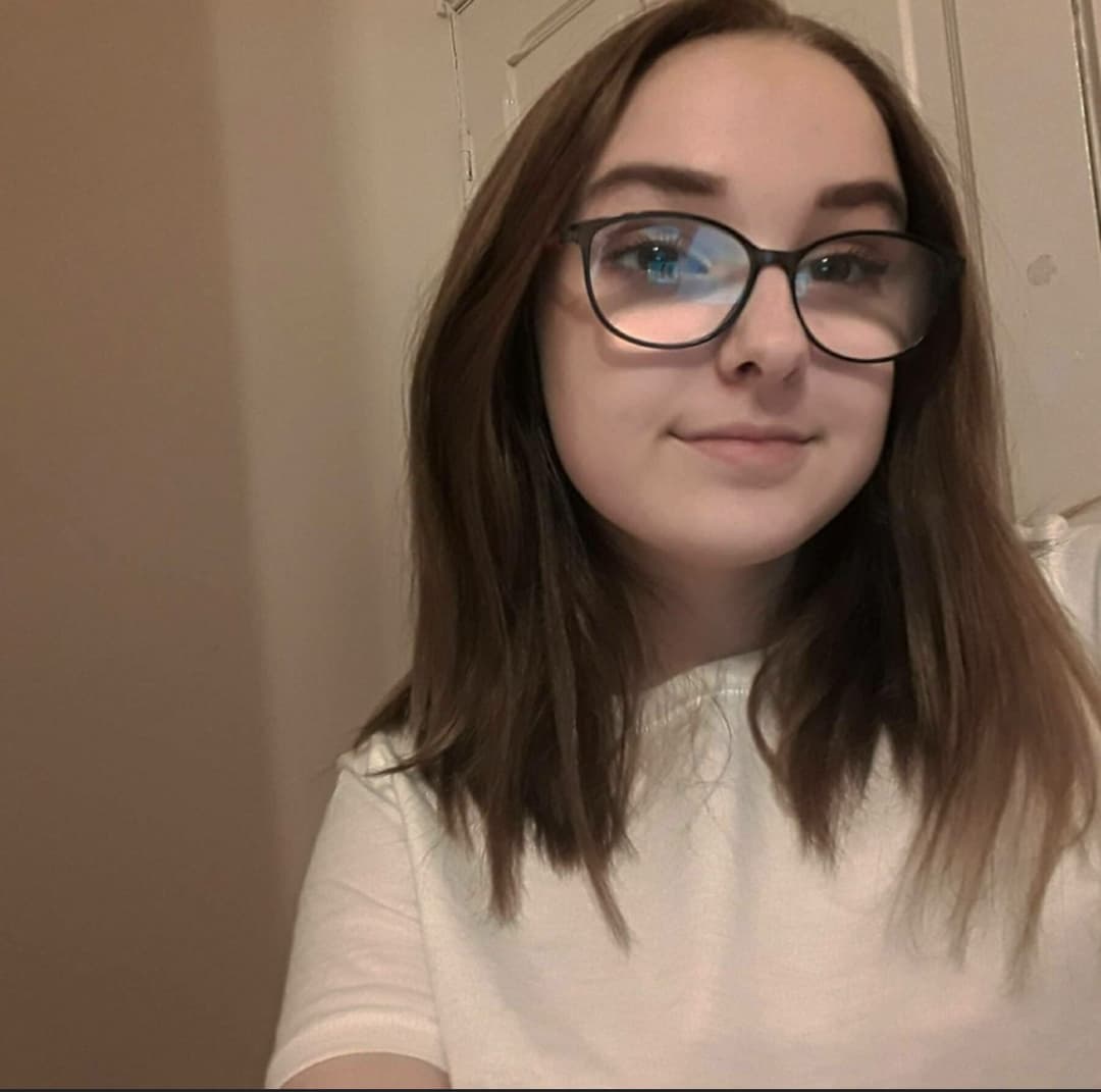 Lonely single girl will rate your cock/wife/gf