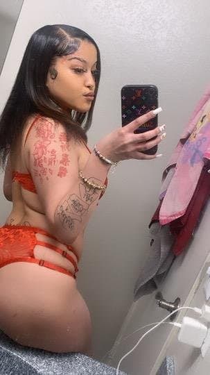 Click to view full size 25 year old Latina Alize escort in Las Vegas, Henderson, Summerlin, Lake Las Vegas, Las Vegas