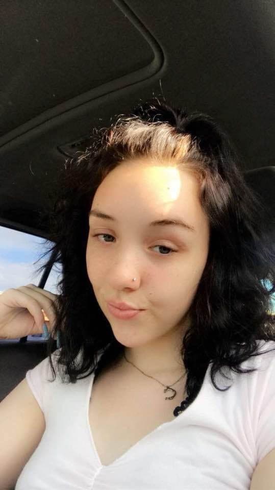 Make me a dumb depraved leaky mess for your irl nn feet bikini gf sis heels kik goonergone2