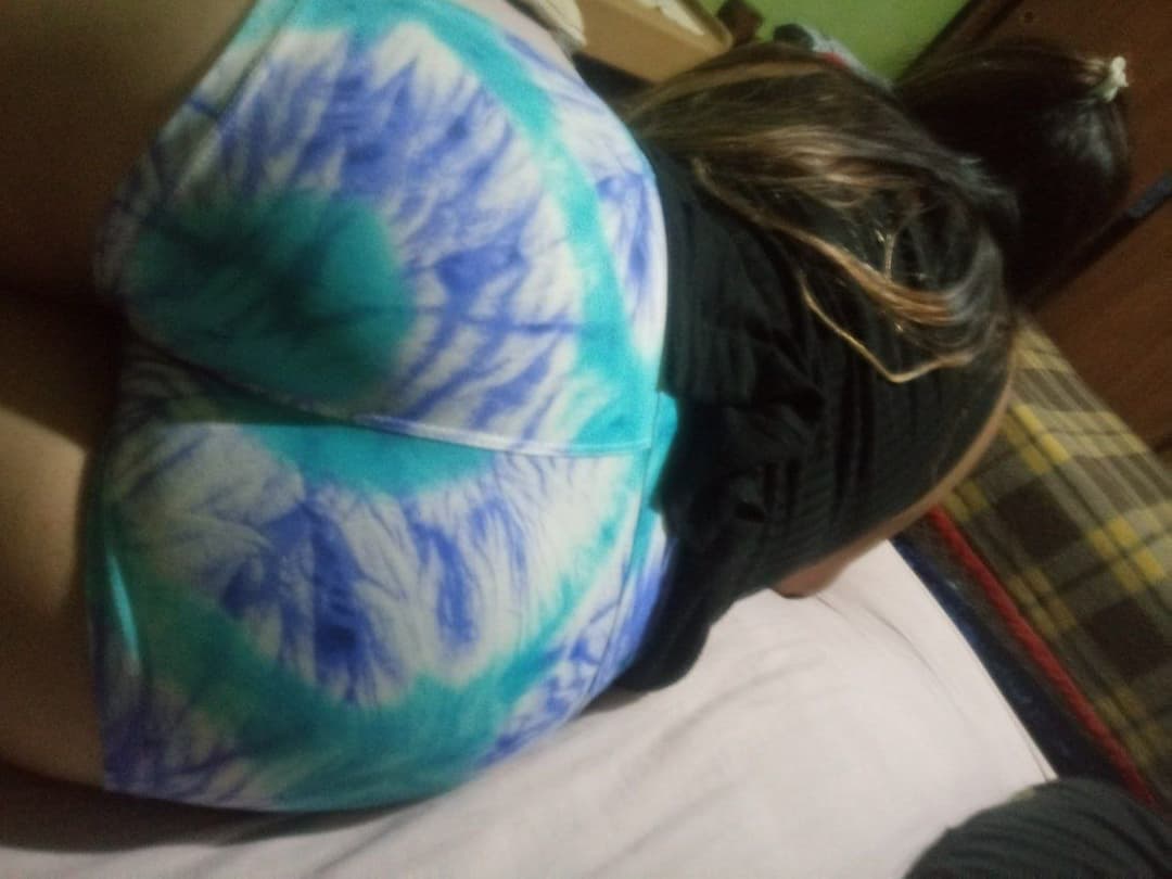 Culo con el shorts azul ?