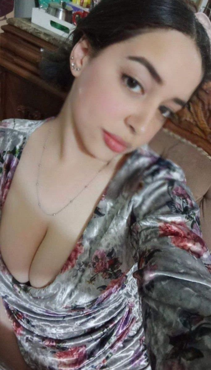 Part 3 of Alaã, give some likes to get her tits and pussy in Part 4