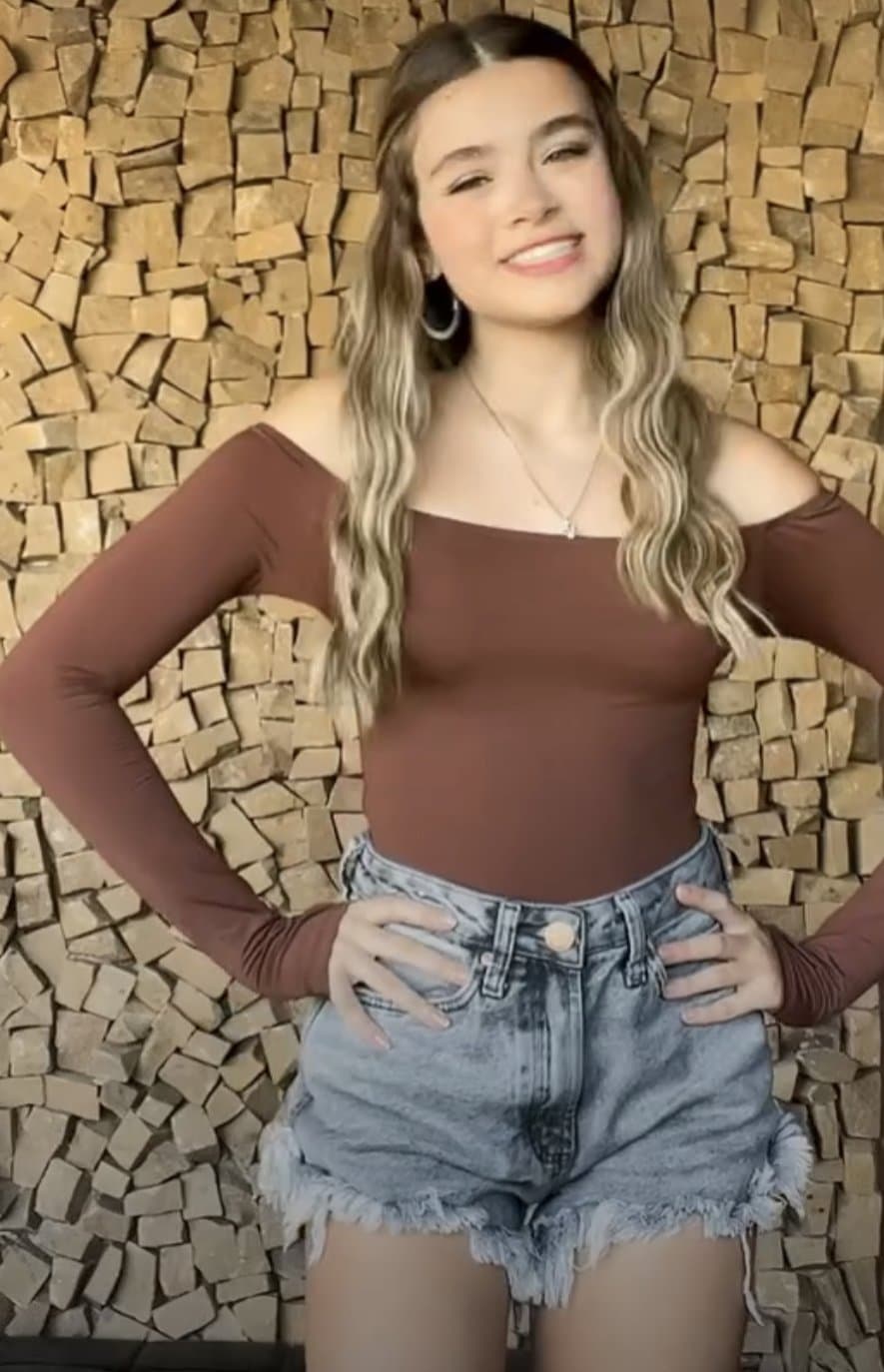 Vittoria s. bunda grande gostosa safada anal boquete cavalgando gemendo gozando funk