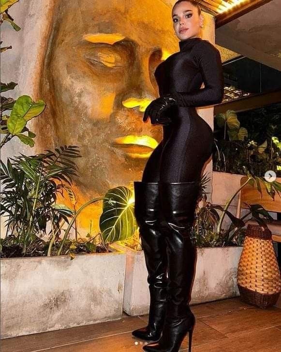 Highheels boots websluts