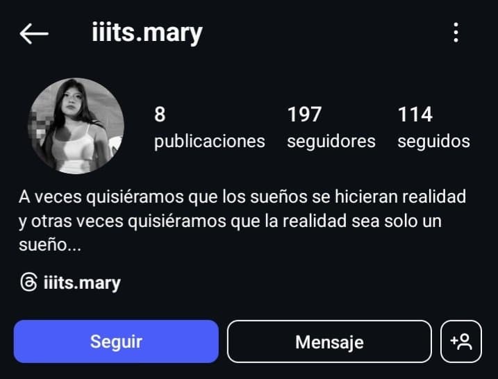 Miren esta perrita, escríbanle, yo tengo sus nu des