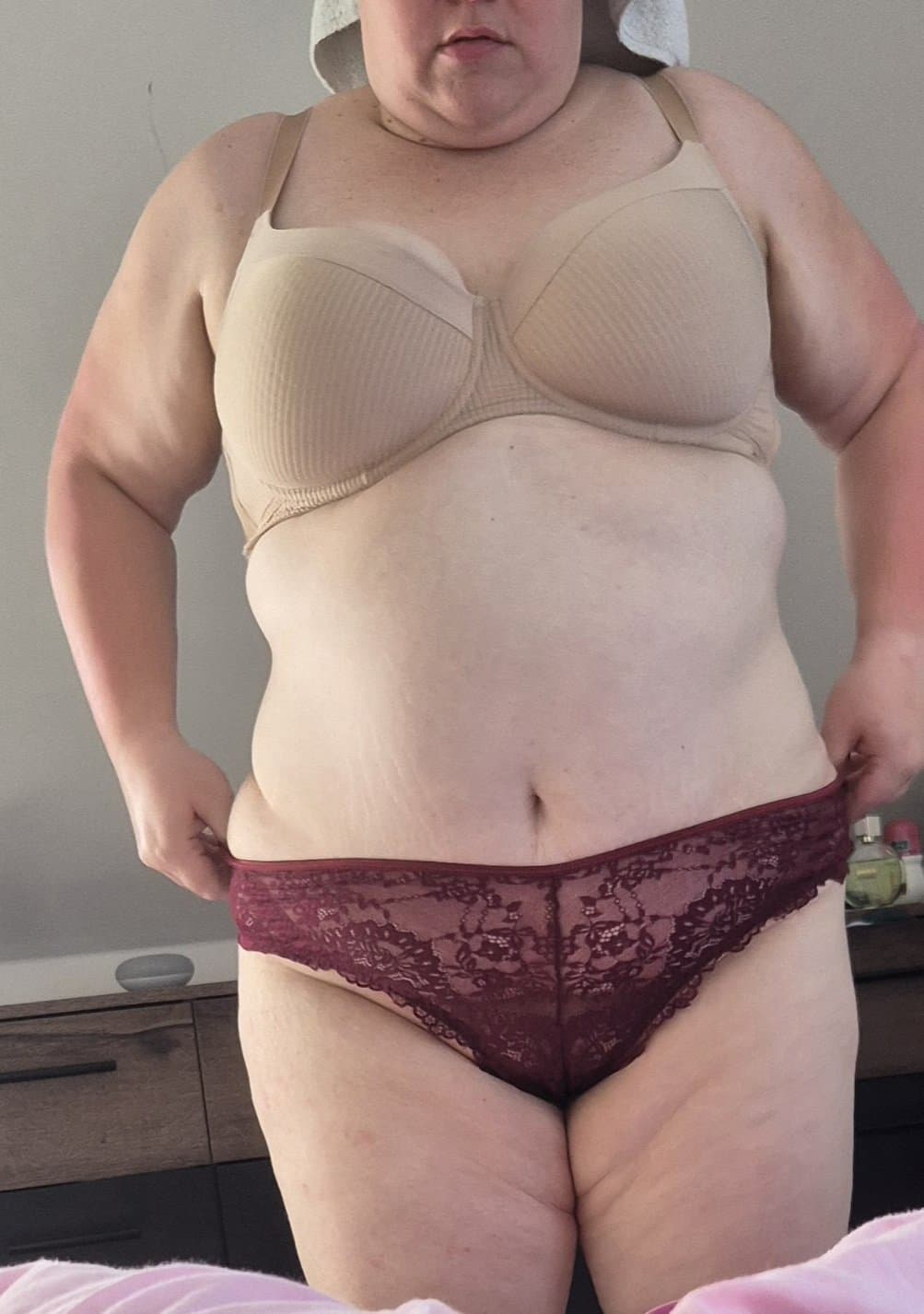 Chubby BBW wife showing sexy tits and shaved pussy from Czech Republic - Comment her