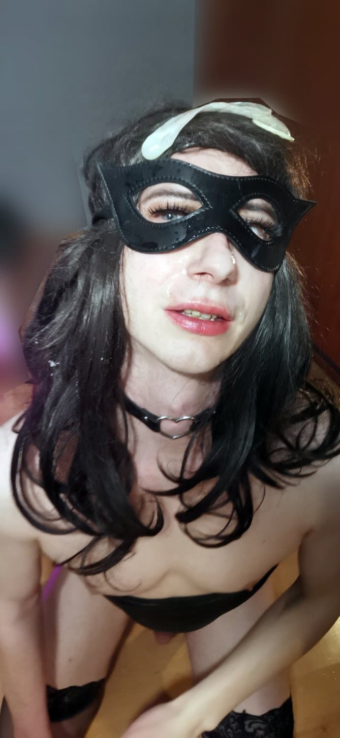 Sissy posing with used condom filled with own cum (DIIIANA)