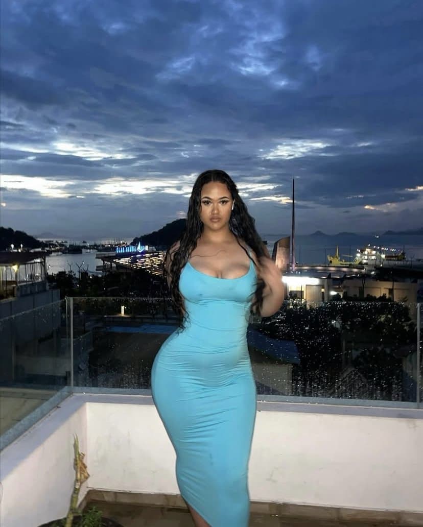 my fat tittied real state agent not even joking lol melbourne