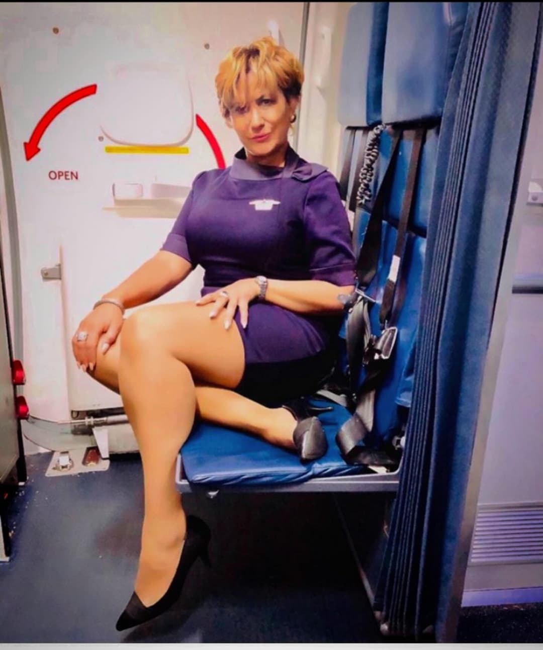 Thick Gilf flight attendant 3