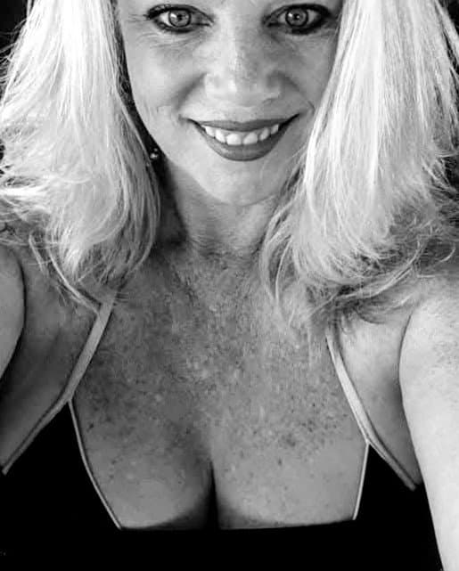 Meet Me At My My Office After Work For Topless Pictures - Big Boobs Blonde , Arizona free Use