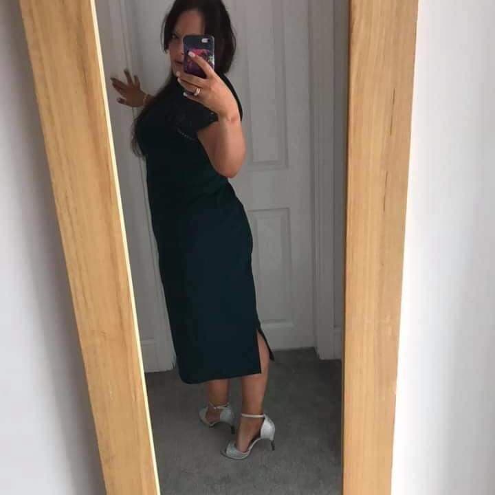 British MILF teases me with her feet