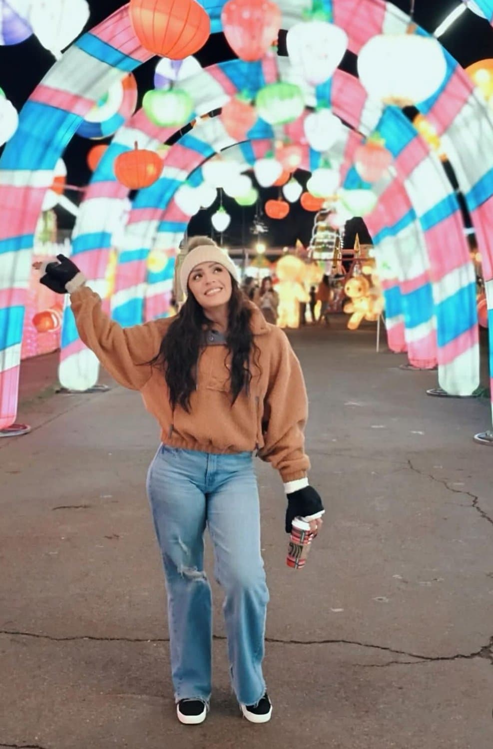 Thicc latina slut lets me fuck while her husband is at work