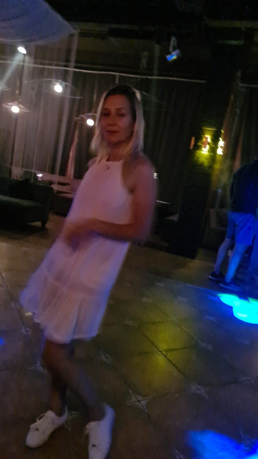 Hairy pussy drunk whore ?