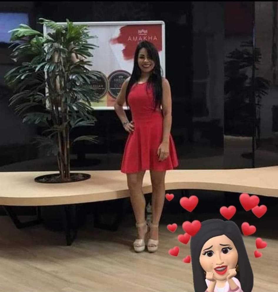 Minha sogra muito gata quem se interessar e quiser mais só chamar  11958741984