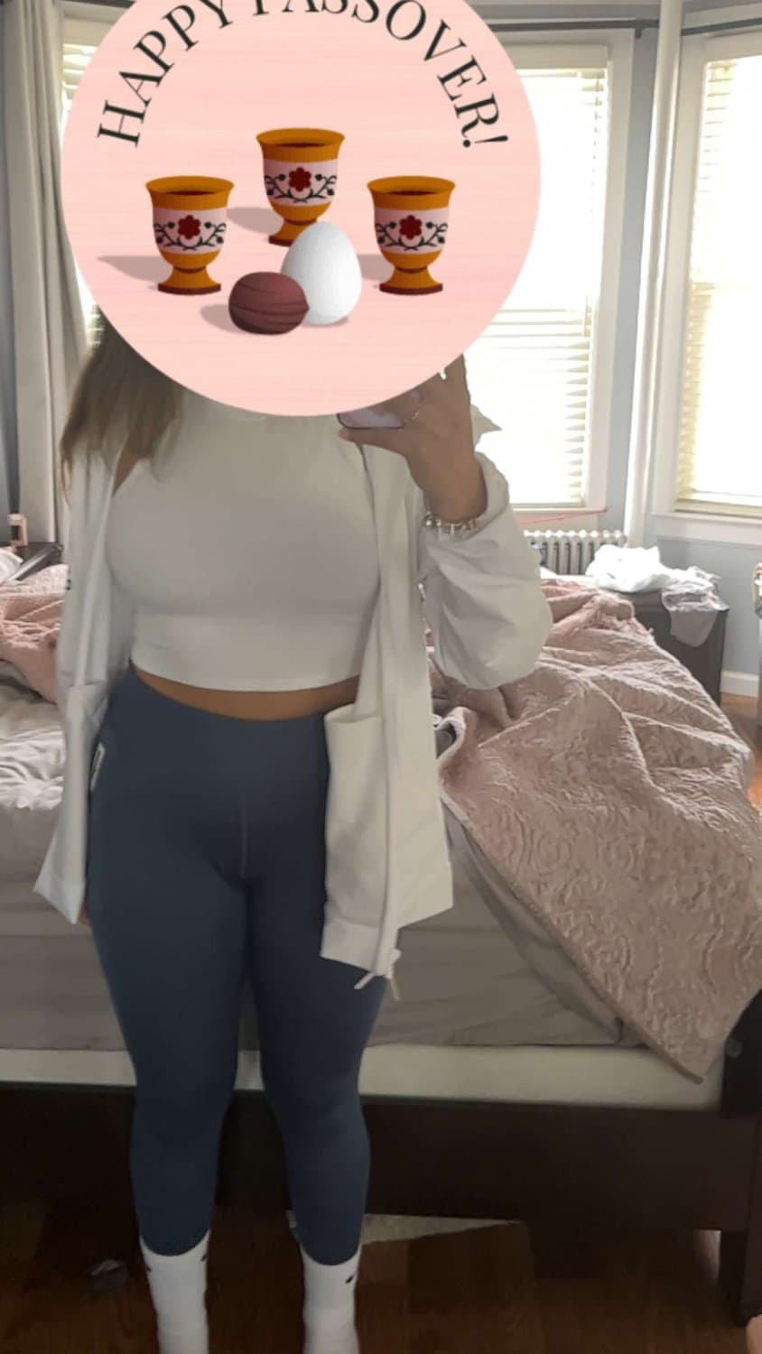 Repost like and comment and i’ll post her nudes, sextapes, and big titty drop! Get on hot page!!