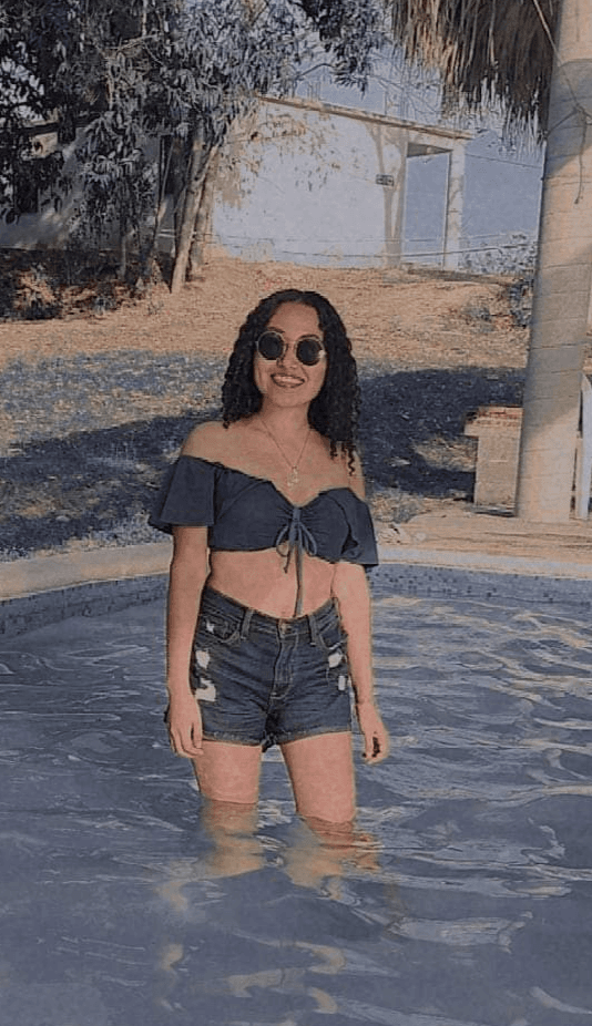 Perrita morena culona filtrada y exhibida