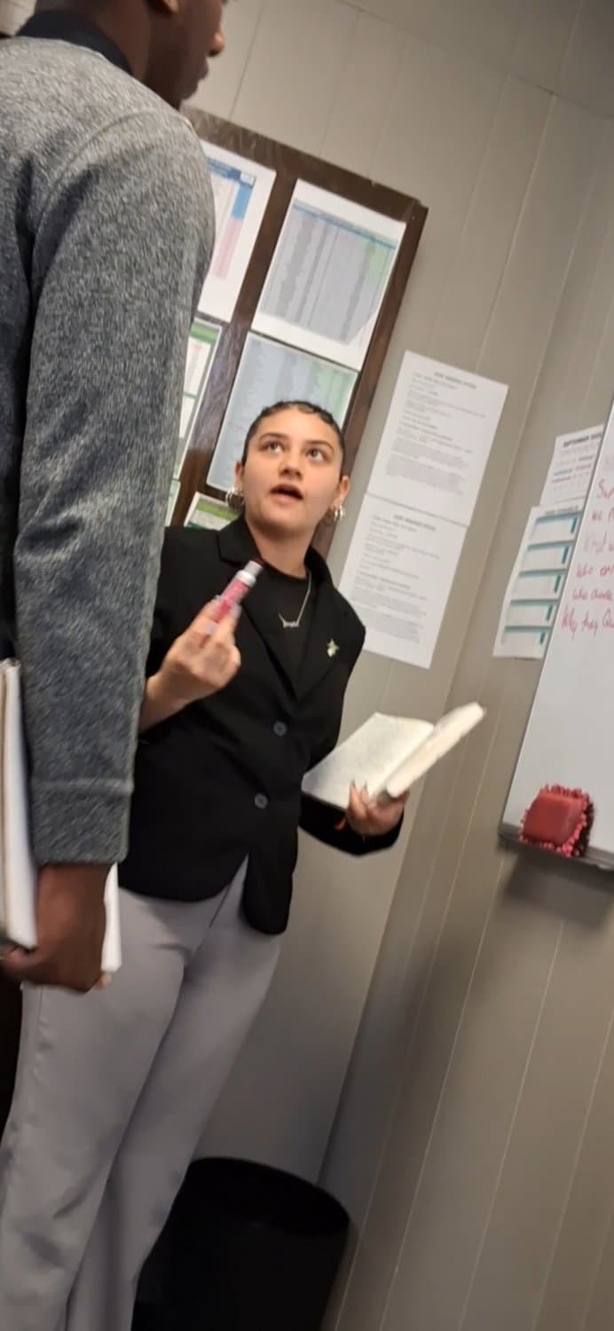 Who wants to fuck my secretary