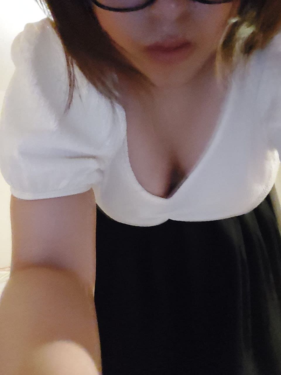 muy inocente a la vista de todos, pero la puta se deja cojer por todos los que sea