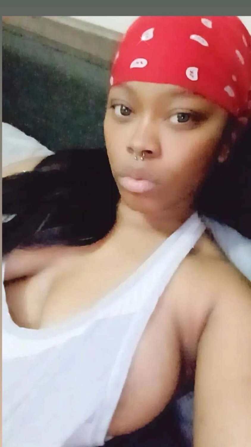 Lesbian Stripper Hoe from LA Sell Pussy - Mid 30s