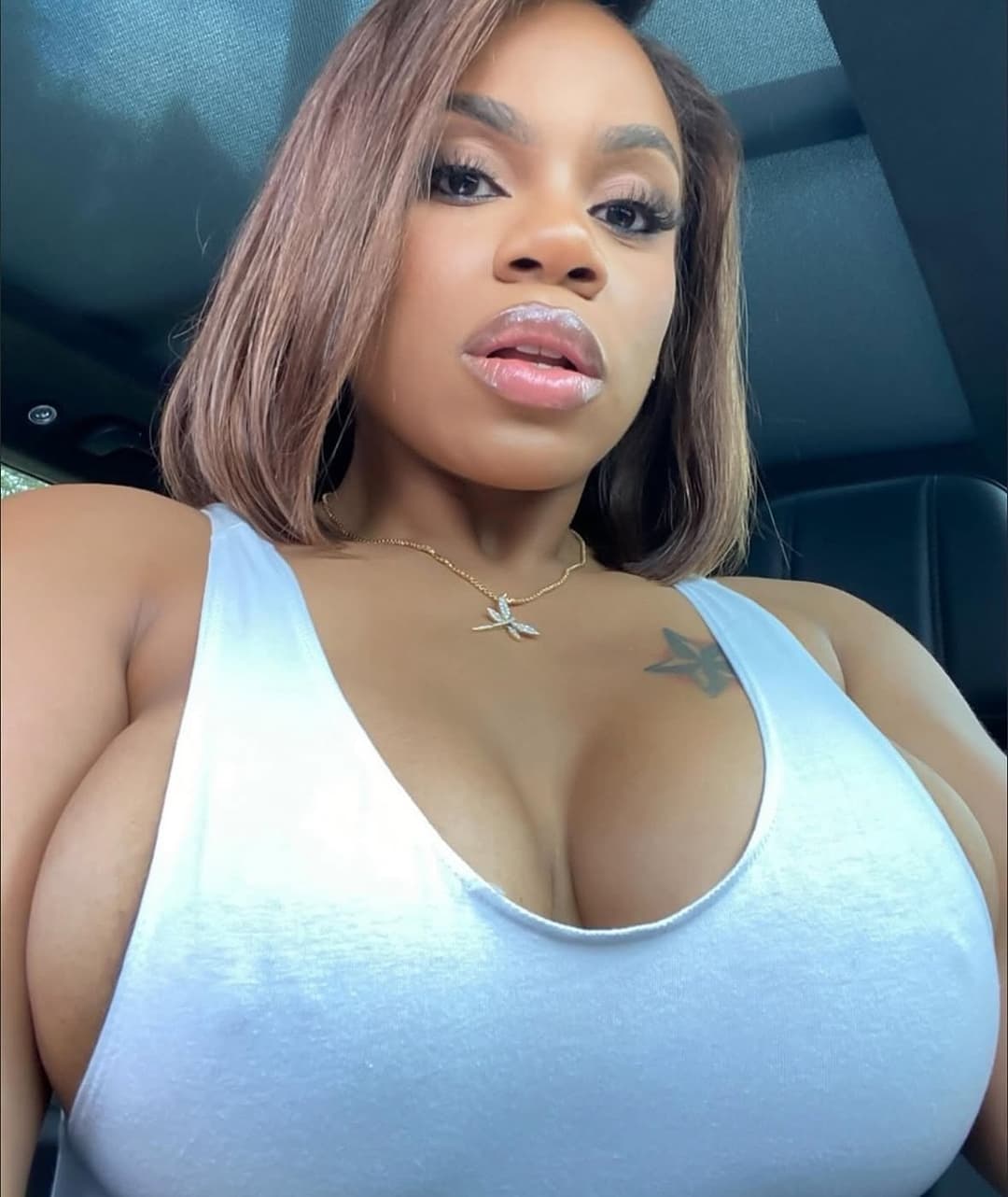 Dominique Chinn Preta Cavala Muito Gostosa