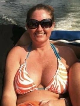 Bikini MILF Angela