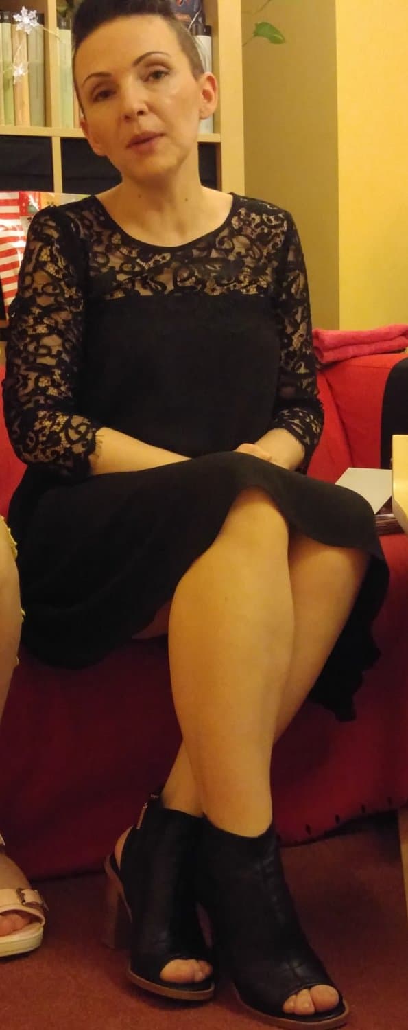 Slut of the week - short haired brunette.