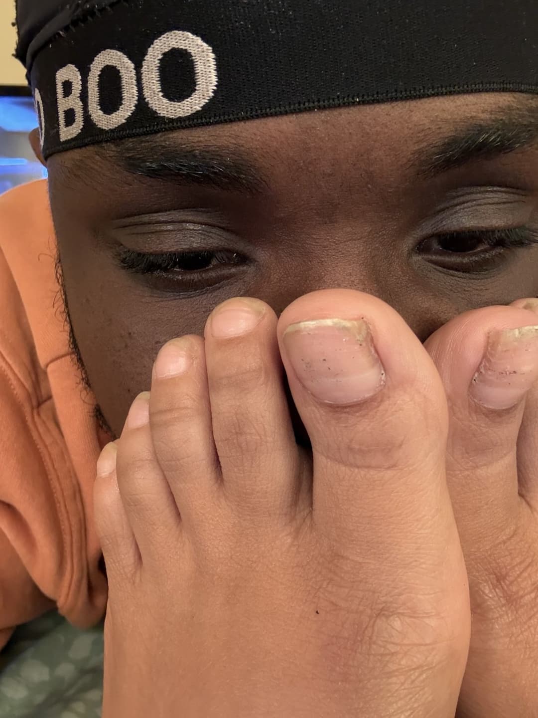 Smelling and kissing my wife’s big smelly feet (bare toenails)