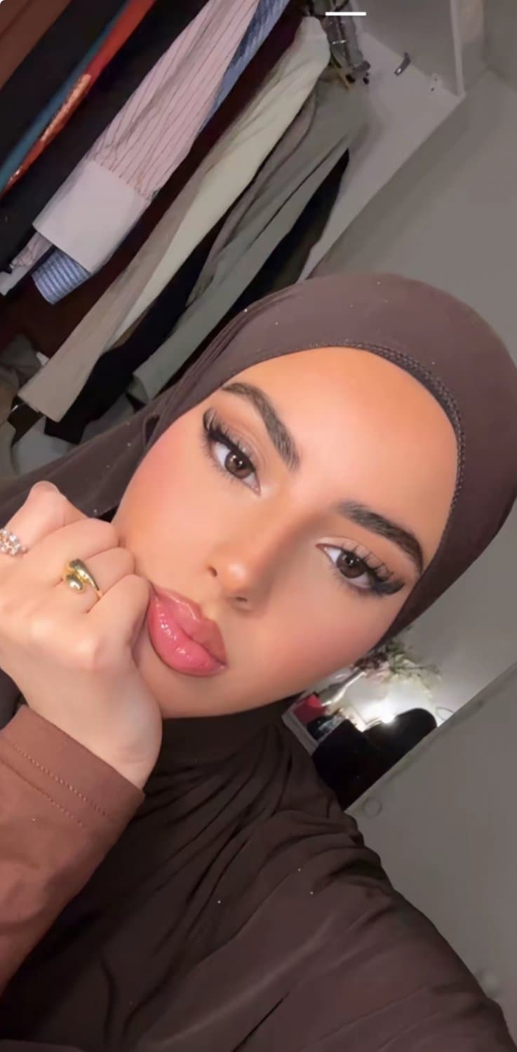 Hijabi Arab feet and spit compilation