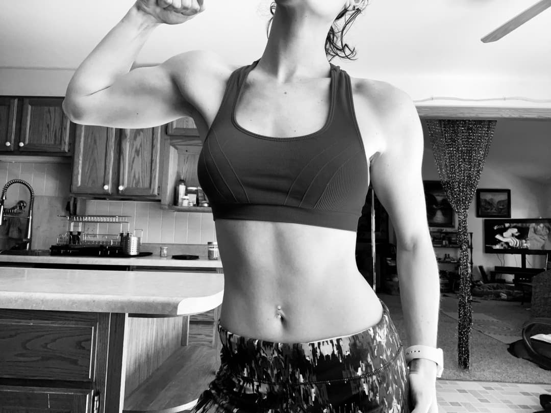 sweaty hairy armpits chic