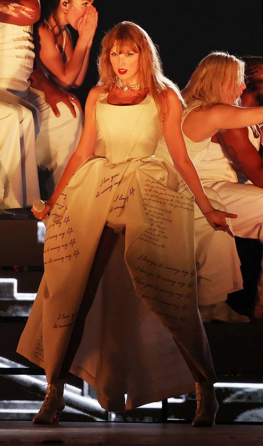 Goddess Taylor Swift want us to worship her with a edging session! Do you accept it? Or Deny Goddess