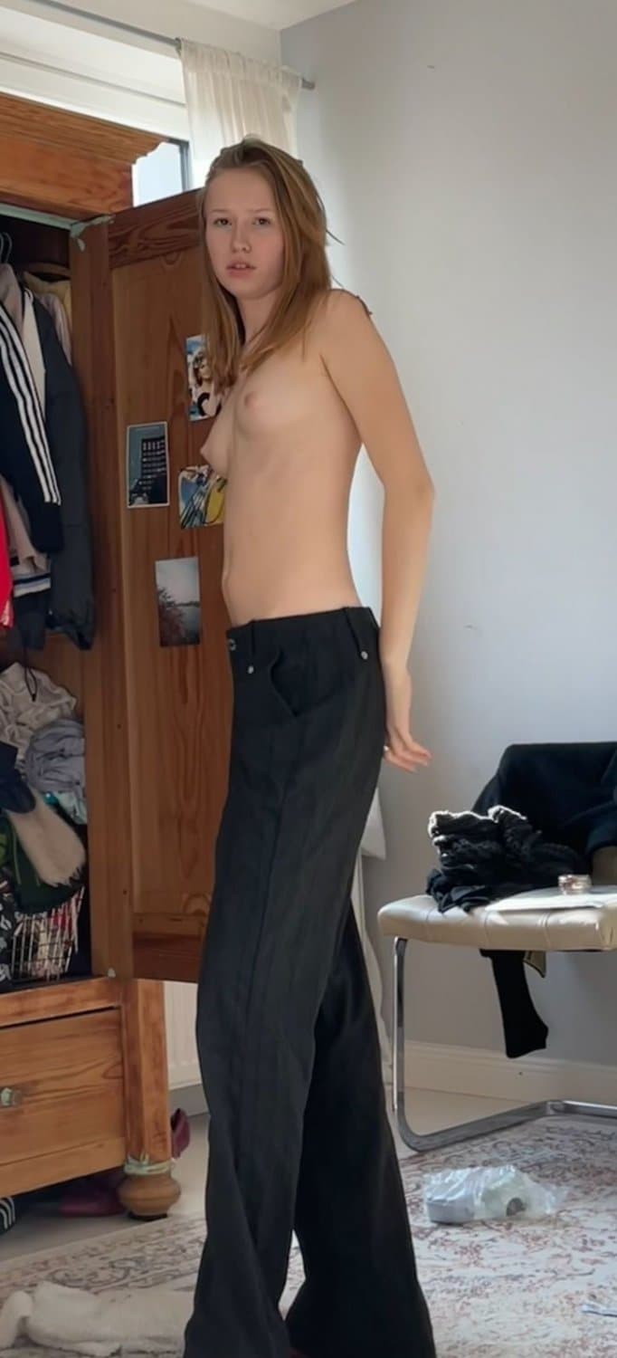 How doesnt like some tiny tits