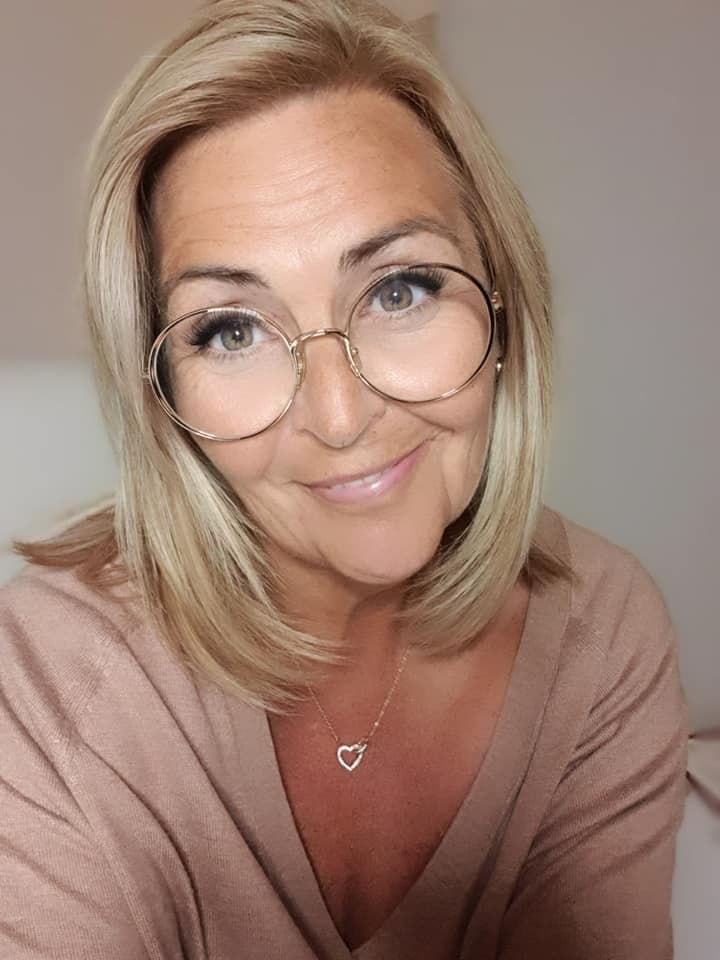 Ann Cath mature beauty