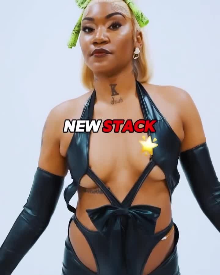 Sexy ebony rapper chick