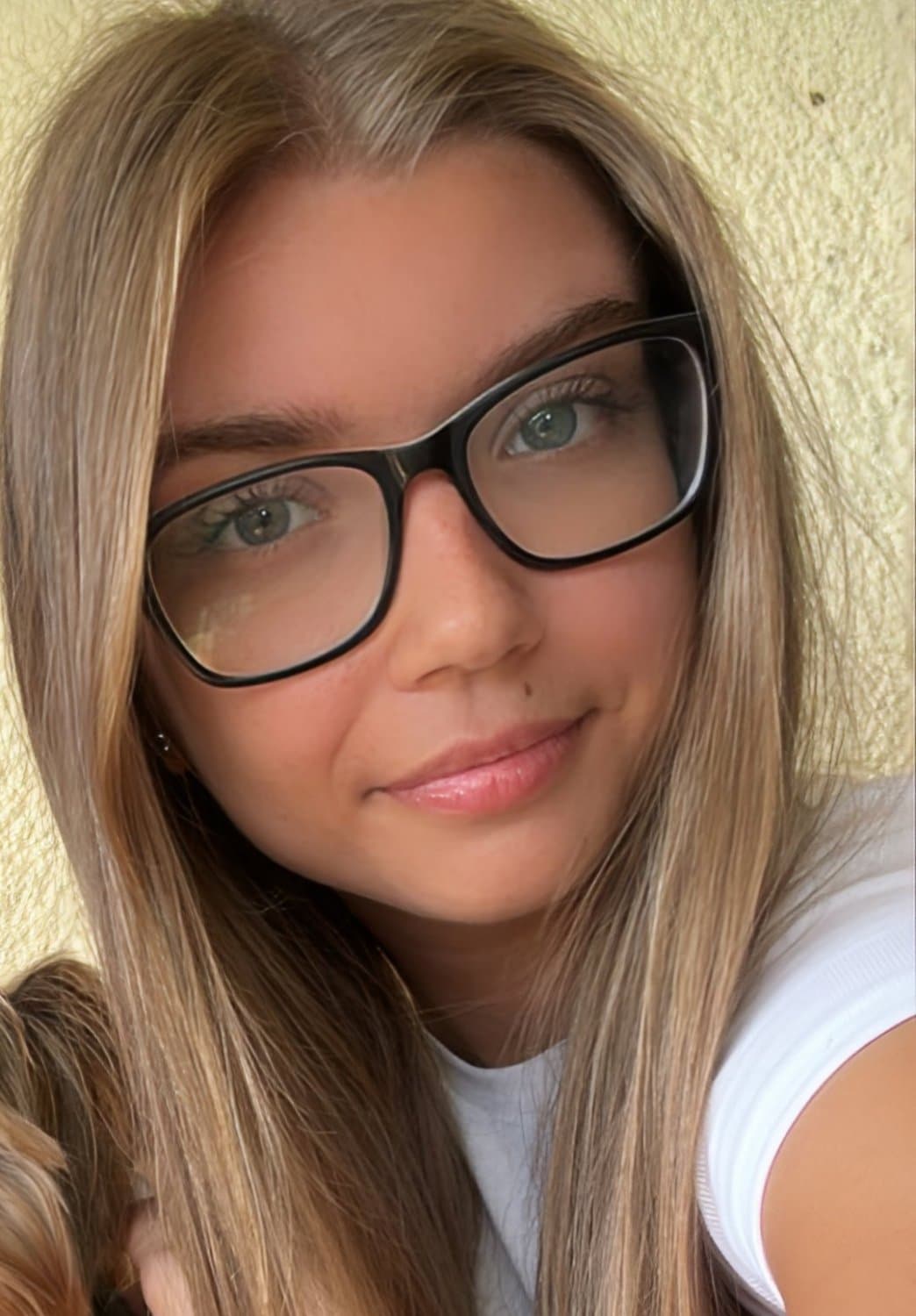 [kik] shsjebbd I wanna watch my slut gf get pounded hard while I jerk my cock watching her take it