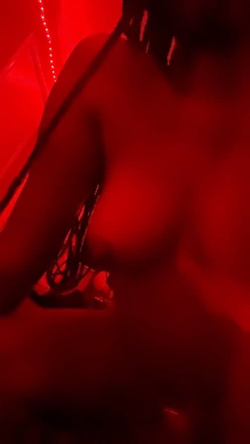 Malaisia Woodson is a KANSAS CITY teen with perky tits. Kik newtoonu for her info