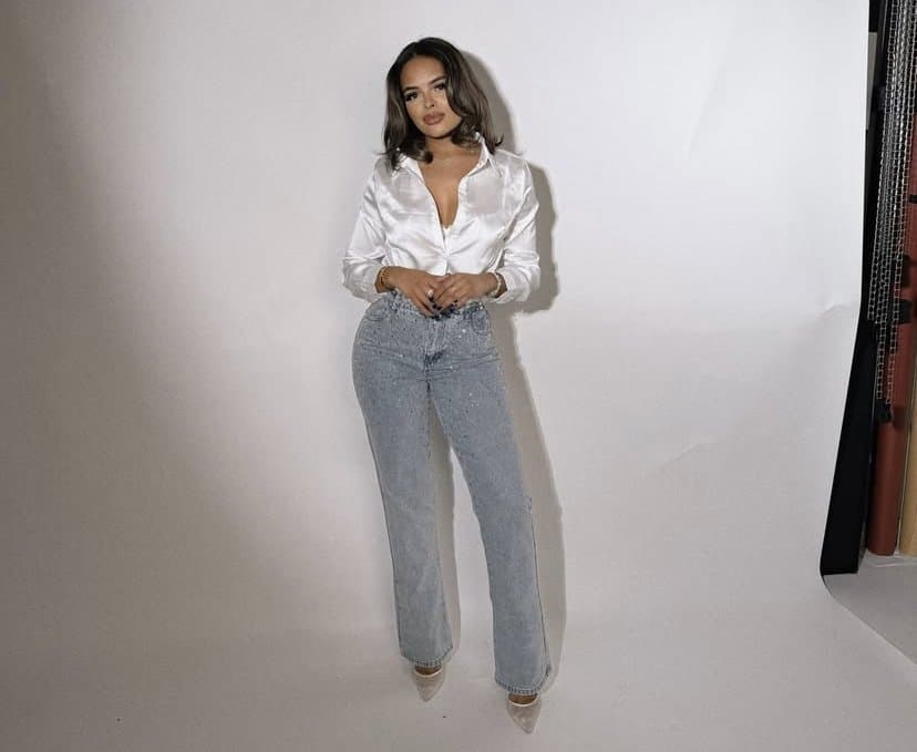 Thick latina tempted to ride BBC in the car